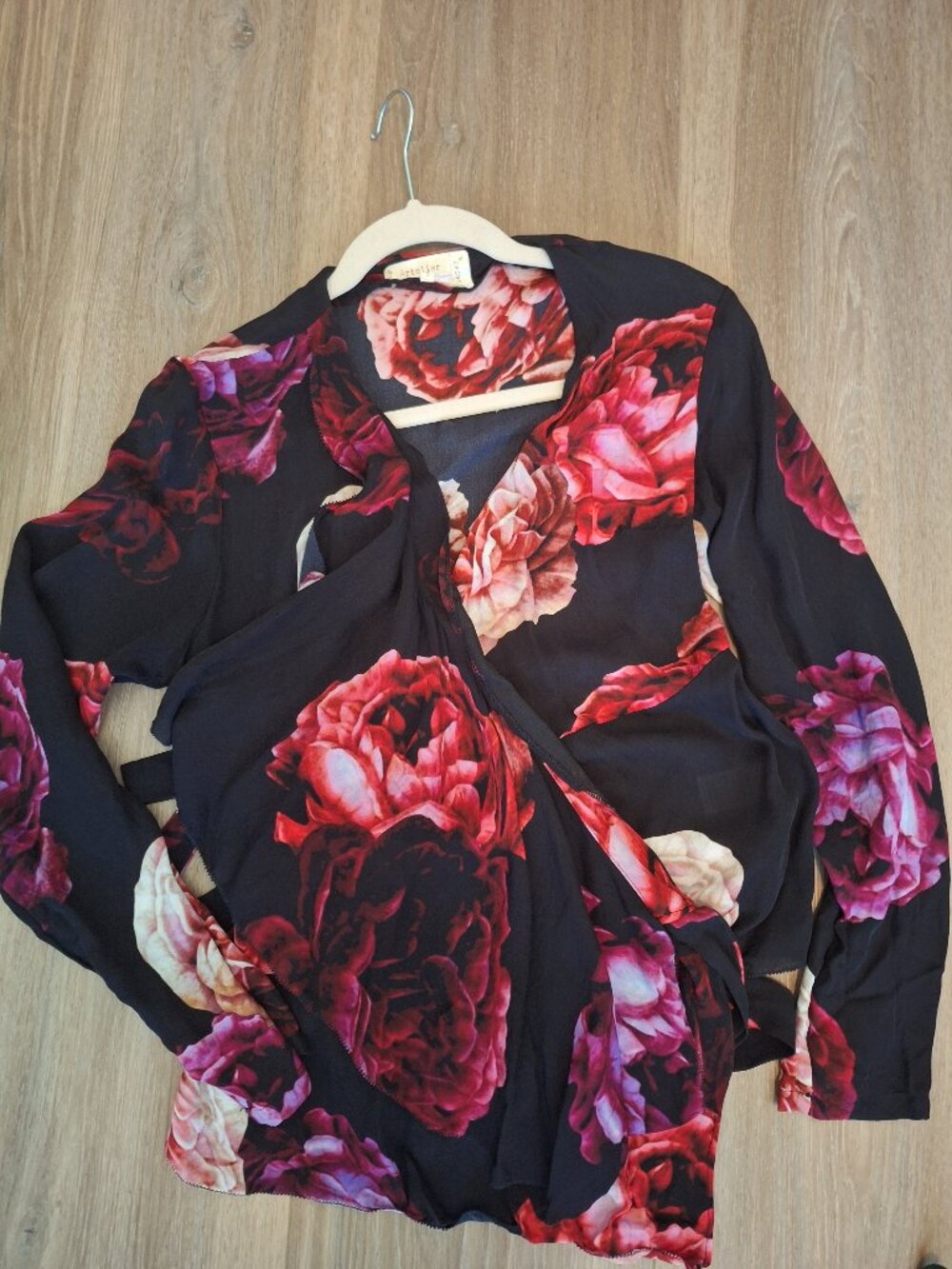 Nicole Miller Artelier Wrap top